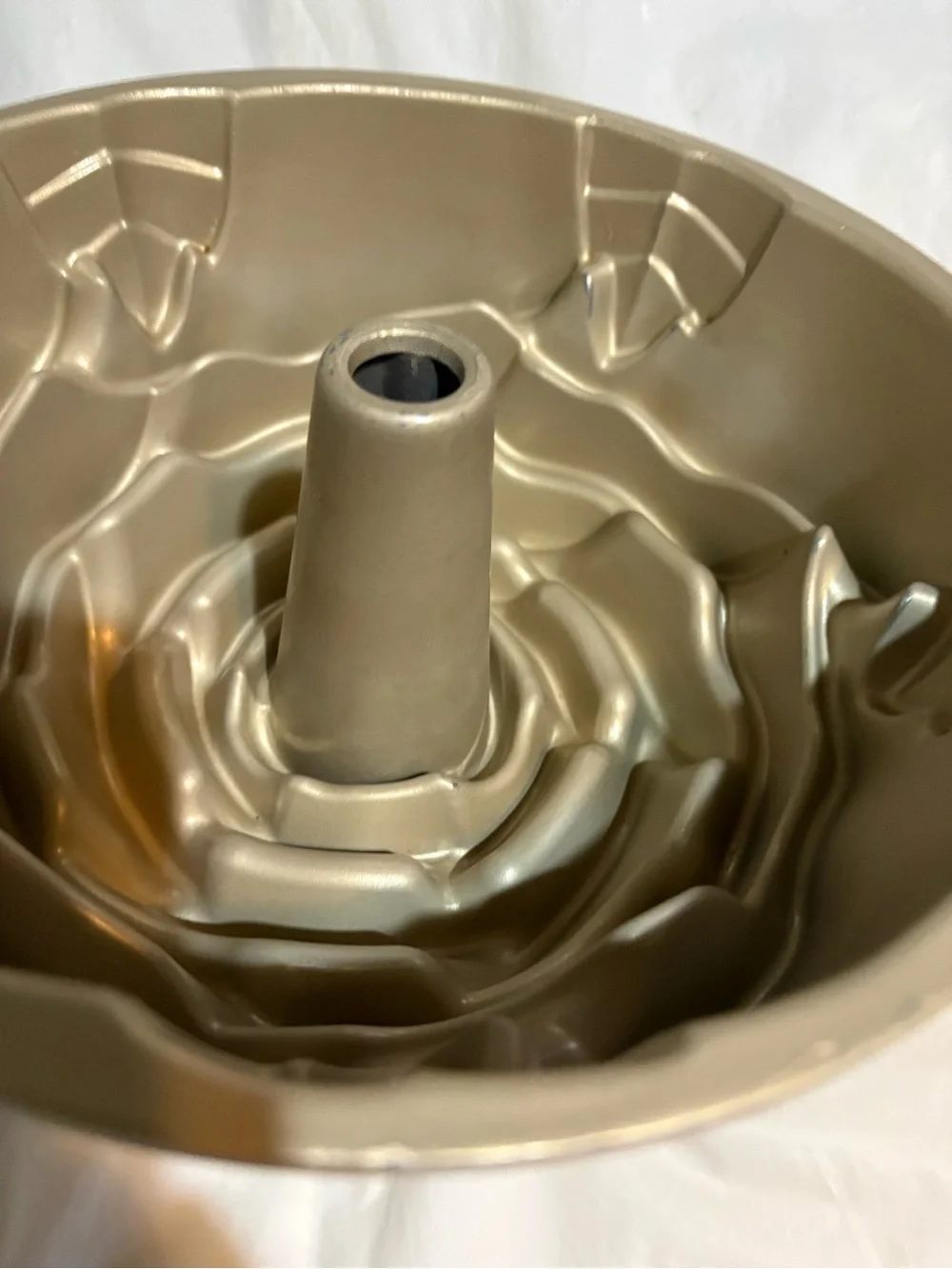 Nordic Ware Metallic Gold Rose Bundt Pan